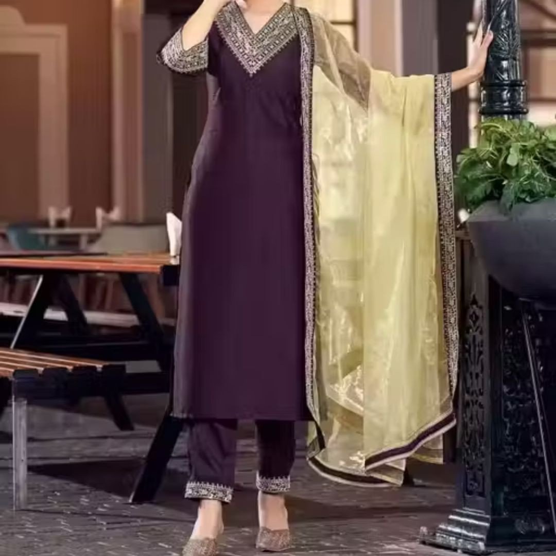 Trendly Women's Party Wear V Neck Kurta Pant Set